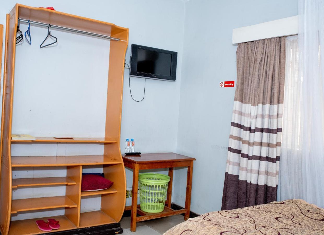Jupiter Guest House - Parklands Nairobi Exterior photo